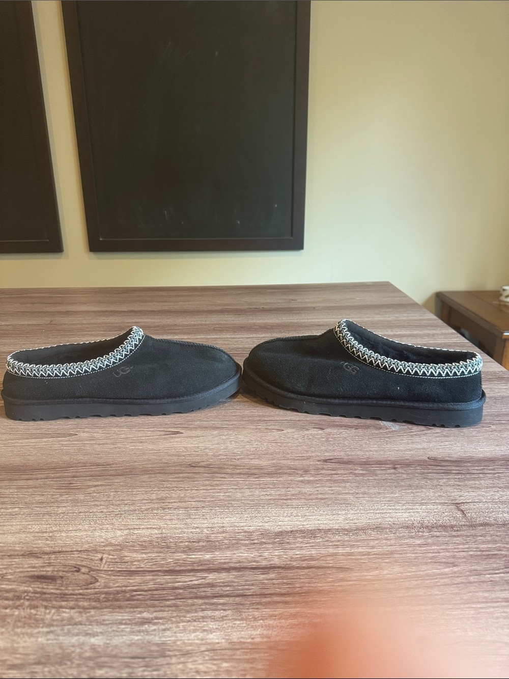 UGG Tasman’s all black ,white stitching, mens 10 BL